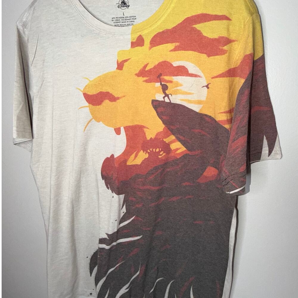 Disney Parks Adult Size Large The Lion King Pride Rock T-Shirt